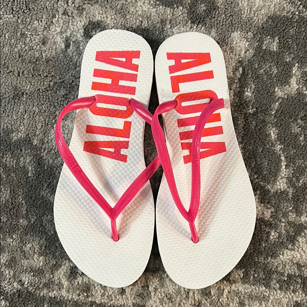 GAP White Aloha Flip Flops with Pink Straps NWOT